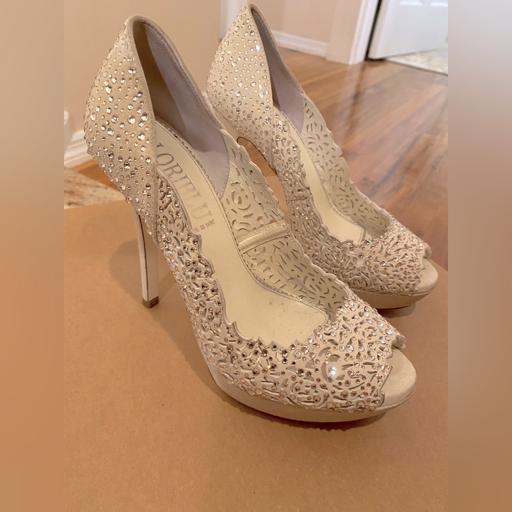 LORIBLU Suede Crystal Embellishments Pumps. Ivory / wedding shoes. Size 36/6